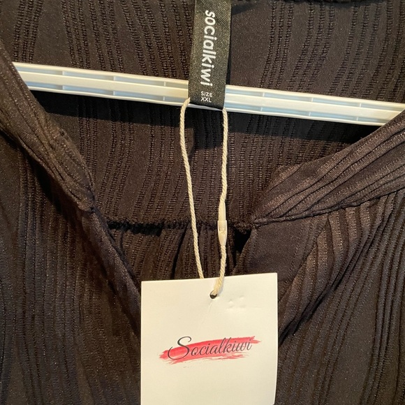 BNWT Women’s black shirt - Picture 3 of 4